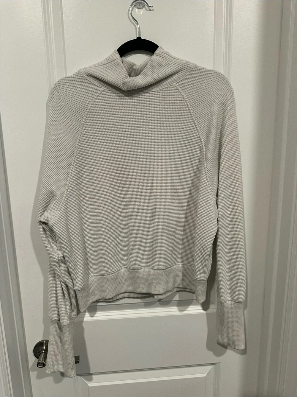 ALO Yoga Cream Waffle Knit Turtleneck Sweater